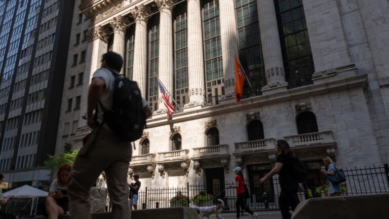 Treasury yields rise as traders evaluate latest batch of economic