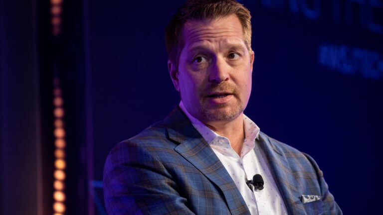 CrowdStrike CRWD Q2 earnings report 2025