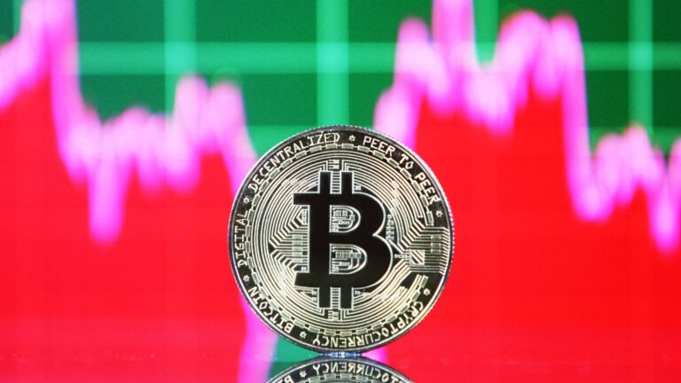 Bitcoin and crypto stocks sink after last weeks rally