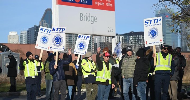 Canada Post strike talks continue but ‘lot of ground remains